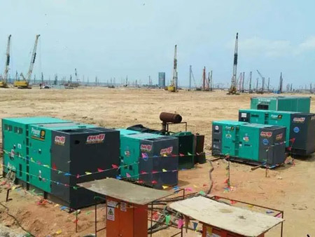 云龙如何检查和清洗空气滤清器？