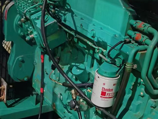 云龙如何确定新的发电机组控制系统是否与原系统兼容？