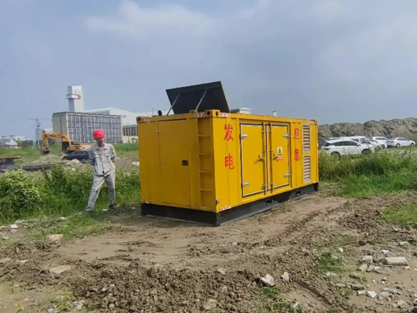 云龙200KW柴油发电机机组每小时的油耗量受哪些因素影响？