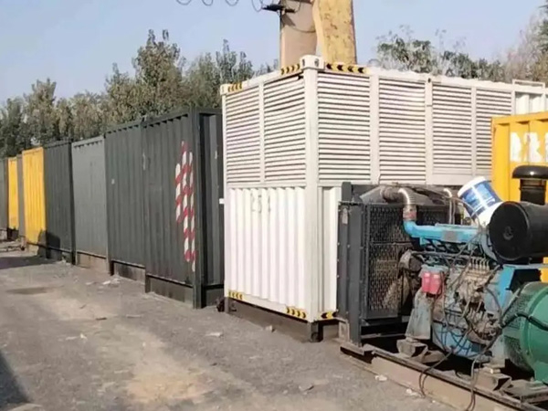 云龙200KW柴油发电机机组每小时油耗是多少？