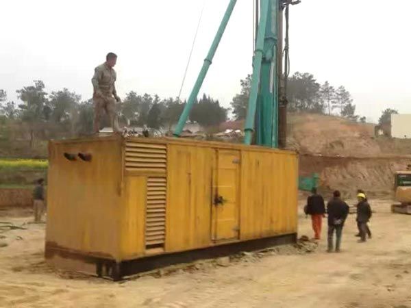 云龙如何判断水冷式机油散热器密封件是否需要更换？